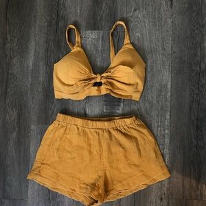 Two Piece Mustard Set